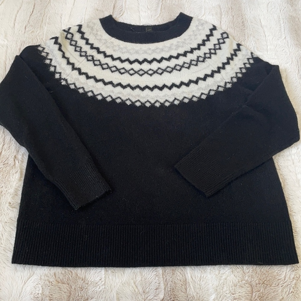 Banana republic sweater size small